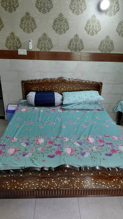 Sheesham wood bed