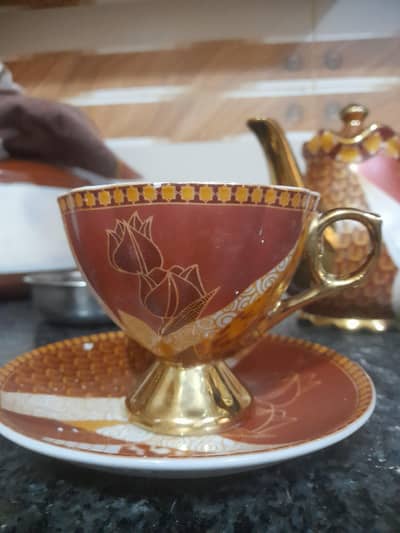 tea set brown colour