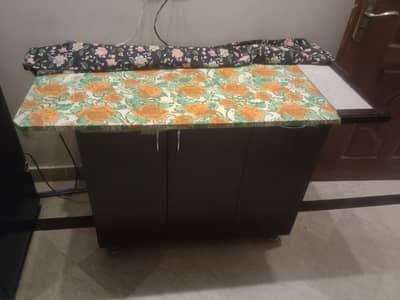 almari wd istry stand