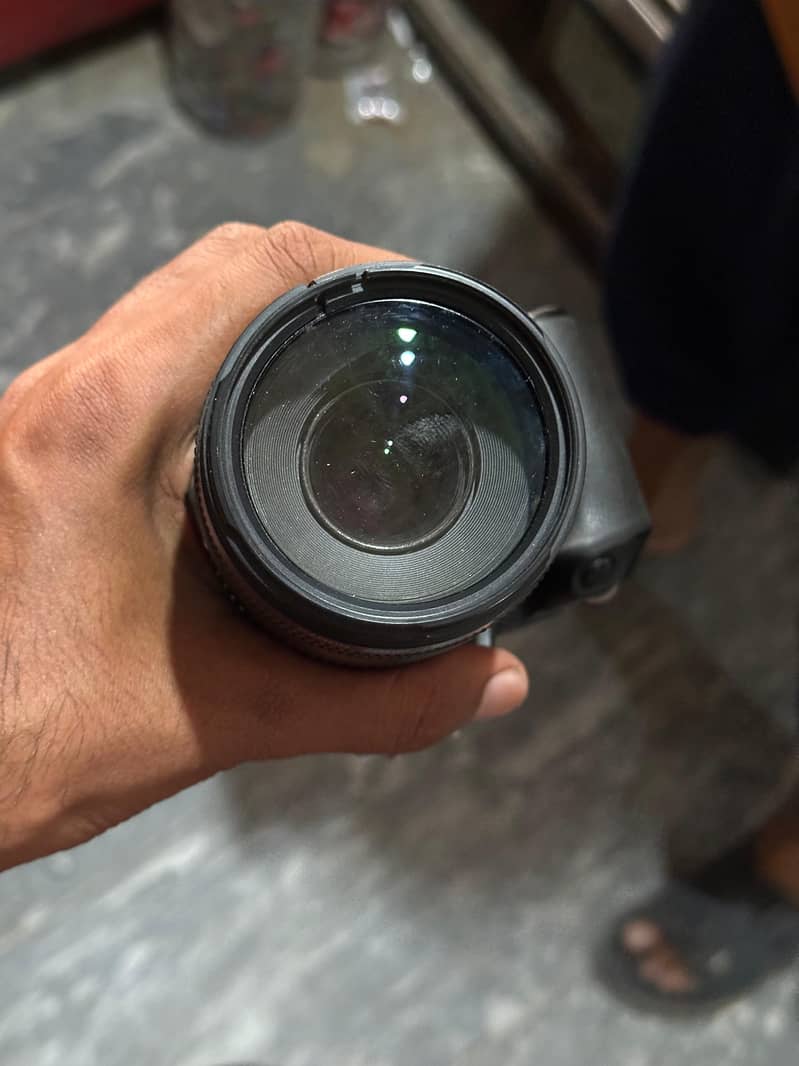DSLR camera conon EOS 200D 2