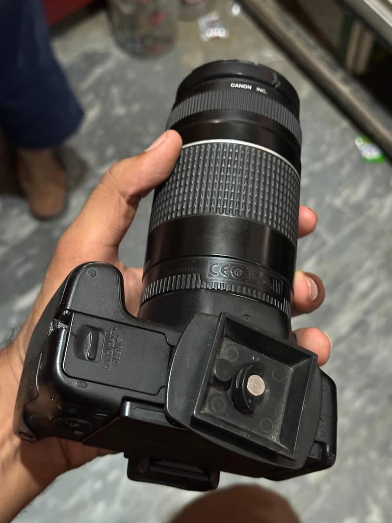 DSLR camera conon EOS 200D 4