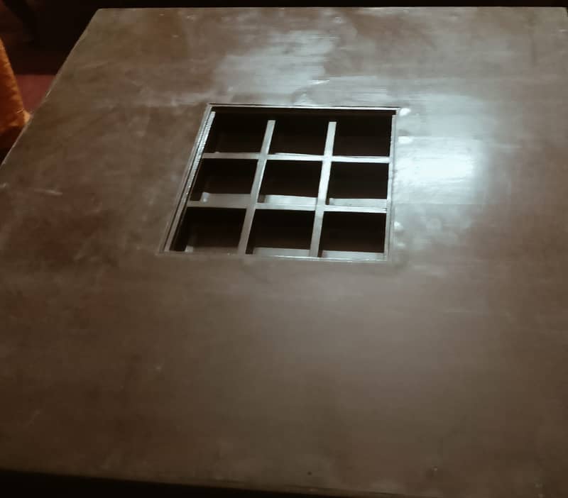 Dining table 0