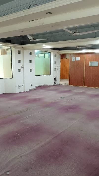 OFFICE FOR RENT / (HALL FOR CALL CENTER)