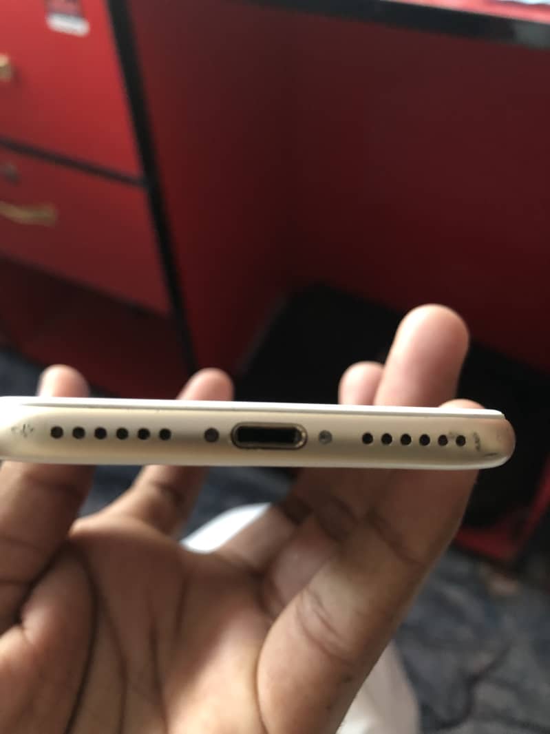 Apple iPhone 7 2