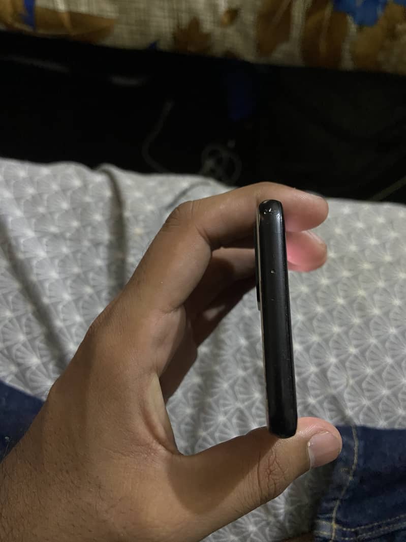 Google Pixel 4 3