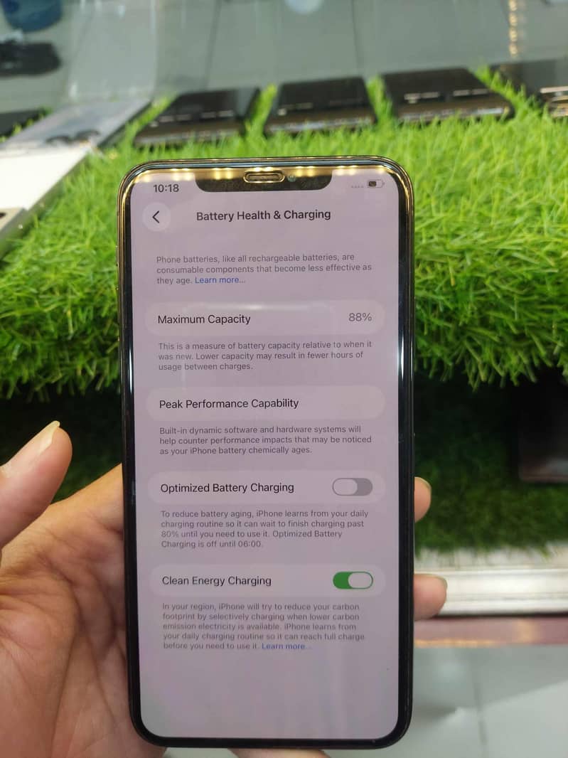 IPHONE 11 PRO MAX 4