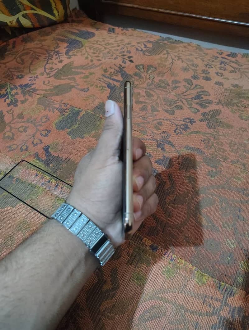 iPhone 11 Pro Max 2