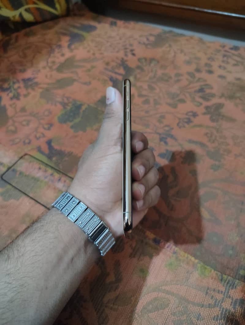 iPhone 11 Pro Max 3
