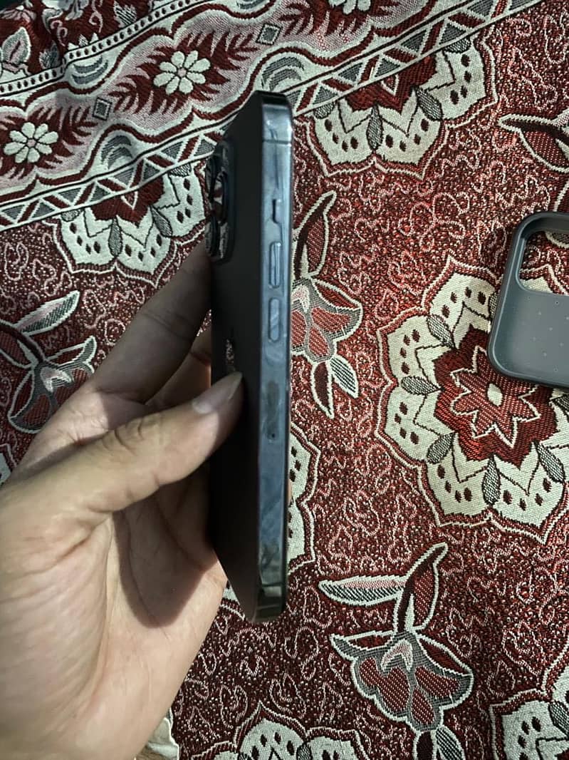 Iphone 13 pro 4