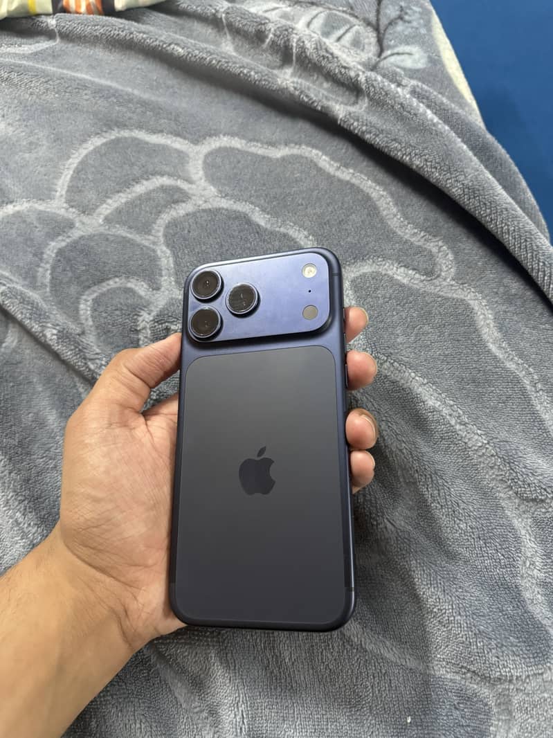 Iphone 17 pro max 1