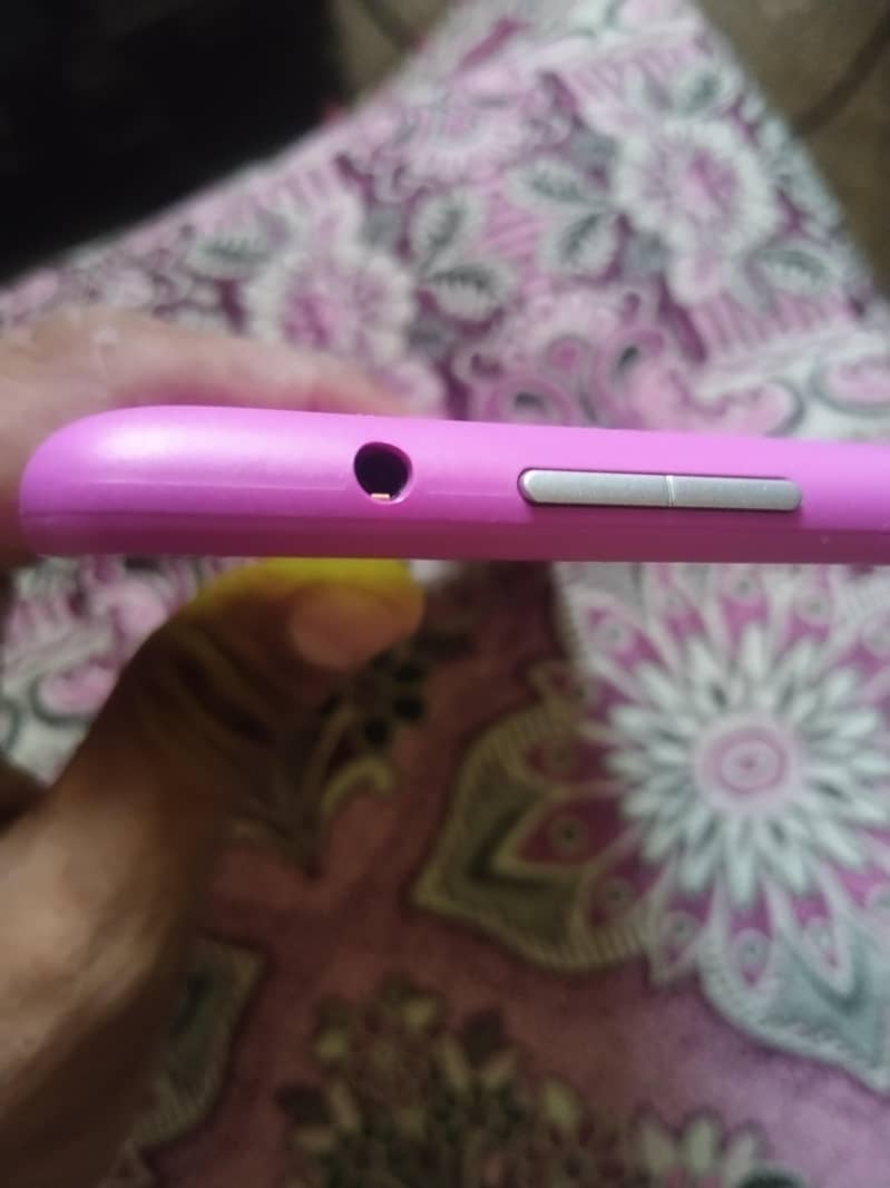 Amazon Fire Tablet Condition 10/10 4
