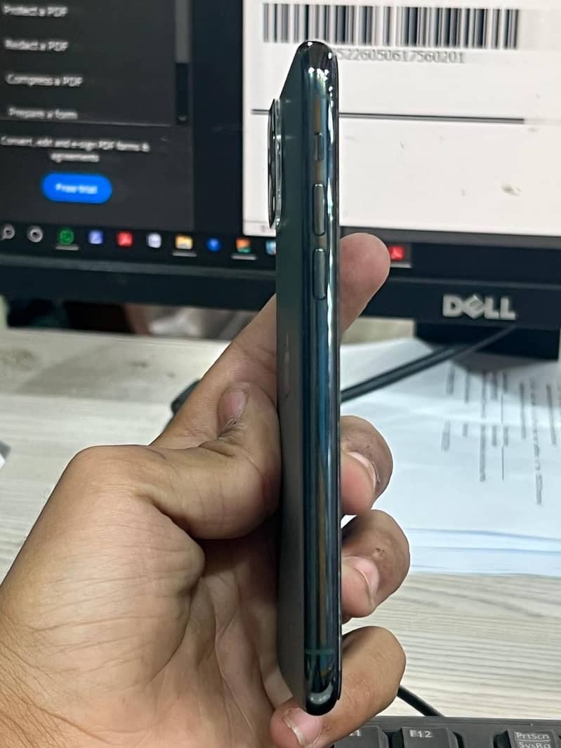 iPhone 11 pro 4