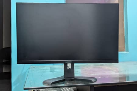Samsung 2k 27 inch Type C Borderless Monitor / Led