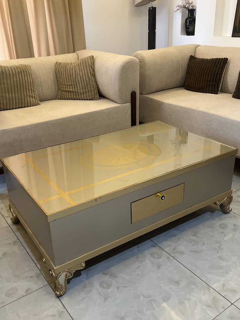 Coffee table 0