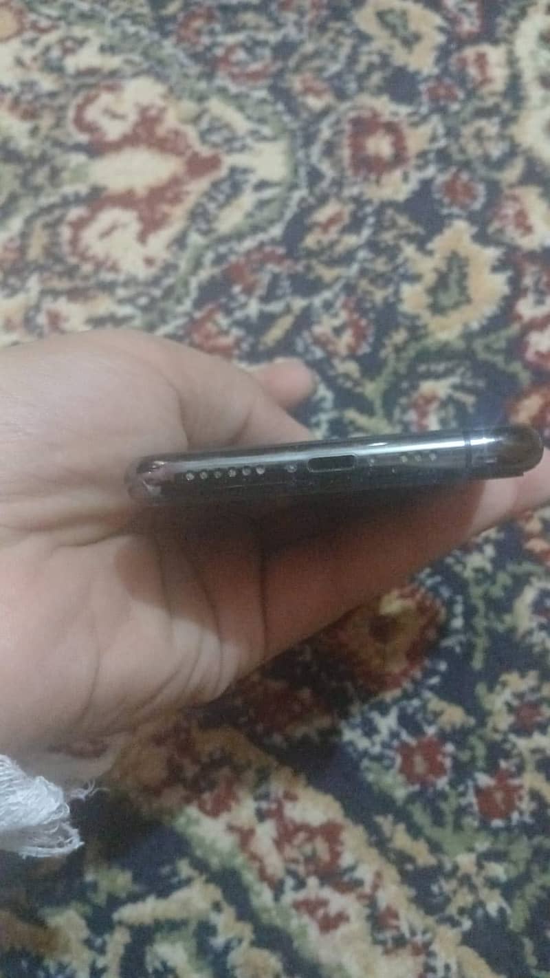IPhone 11pro 4