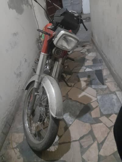 bike bhot achi chalti ha urgent sale