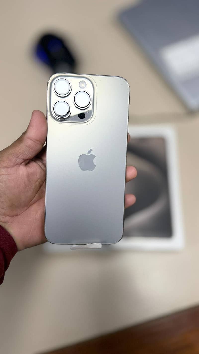 iPhone 15 pro max 3
