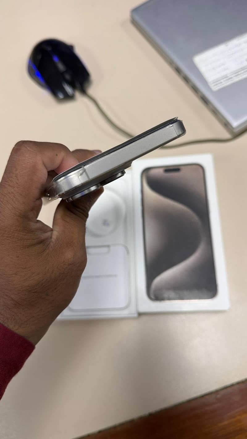 iPhone 15 pro max 4