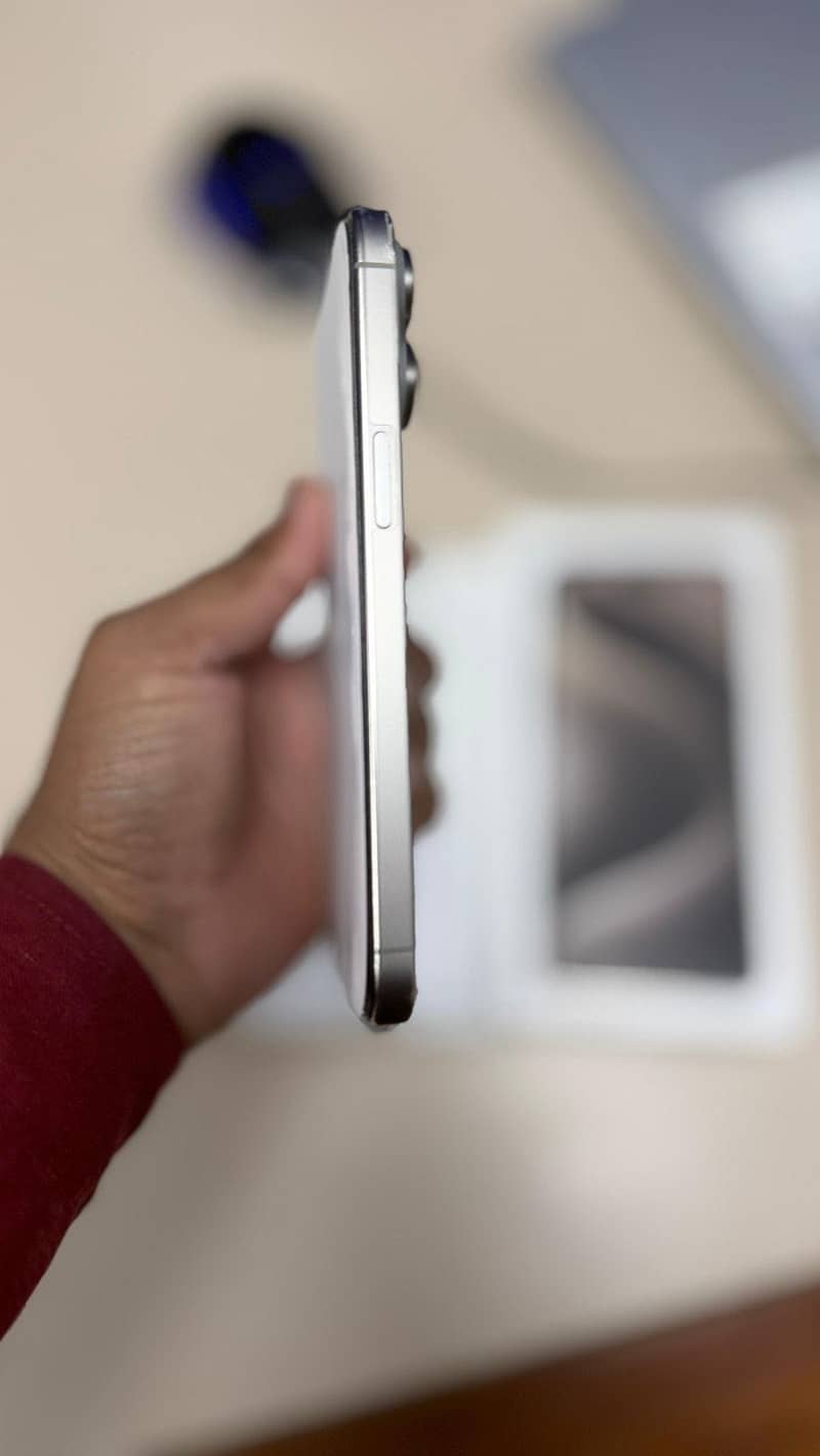 iPhone 15 pro max 5