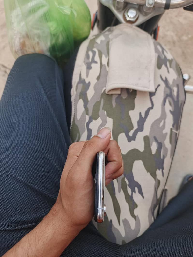 iphone xs 1