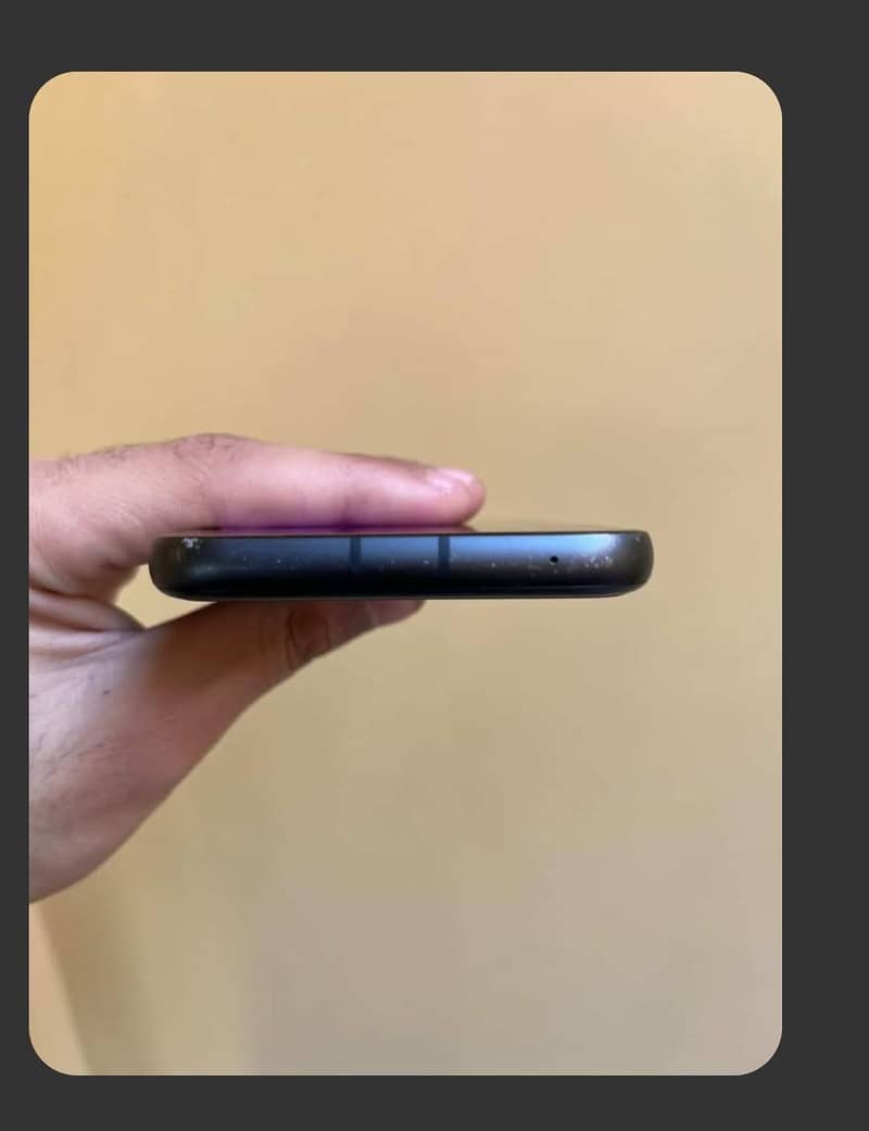 Google pixel 8a 4