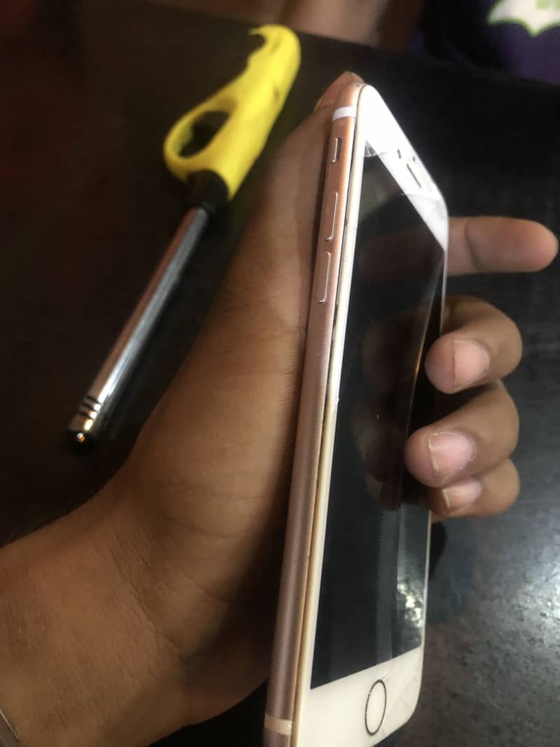 iPhone 7 4