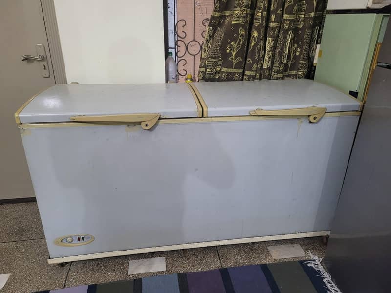Waves two doors freezer 5