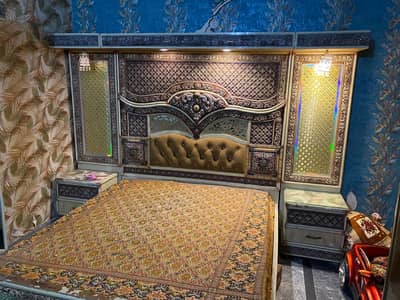Full size bed dressing and side table 03083600028