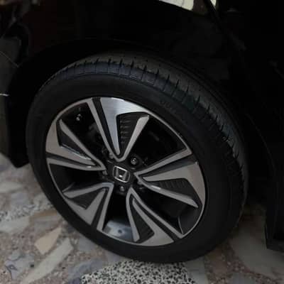 17 inch rims for sale with tyres (Original Rs turbo) with Honda stamps