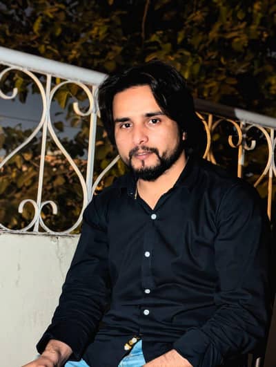 agr Kisi housewife ko house boy chahye ho to contact me
