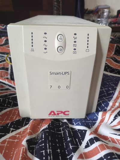 apc ups 700va 450 watt