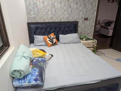 QUEEN SIZE BED W Mattress FOR SALE/NO side table