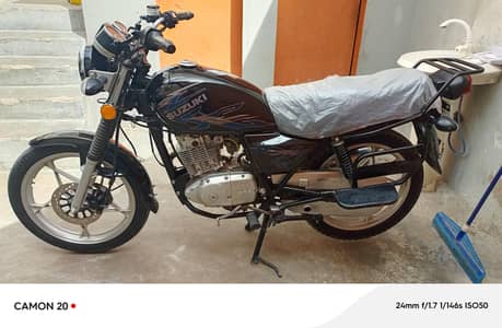 Suzuki GS se 150 model 2022 Hayedrabad number total jeniun condition