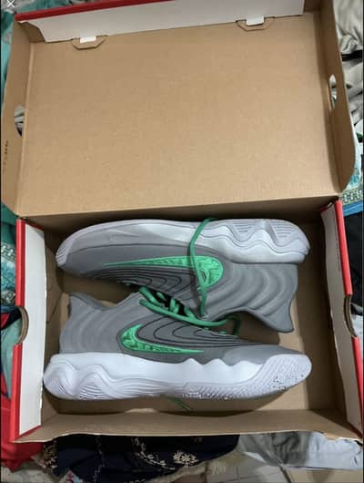 Original Nike giannis immortality 4 and size US 9.5