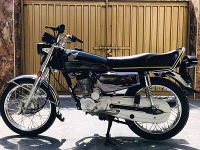Honda 125 self start  black color