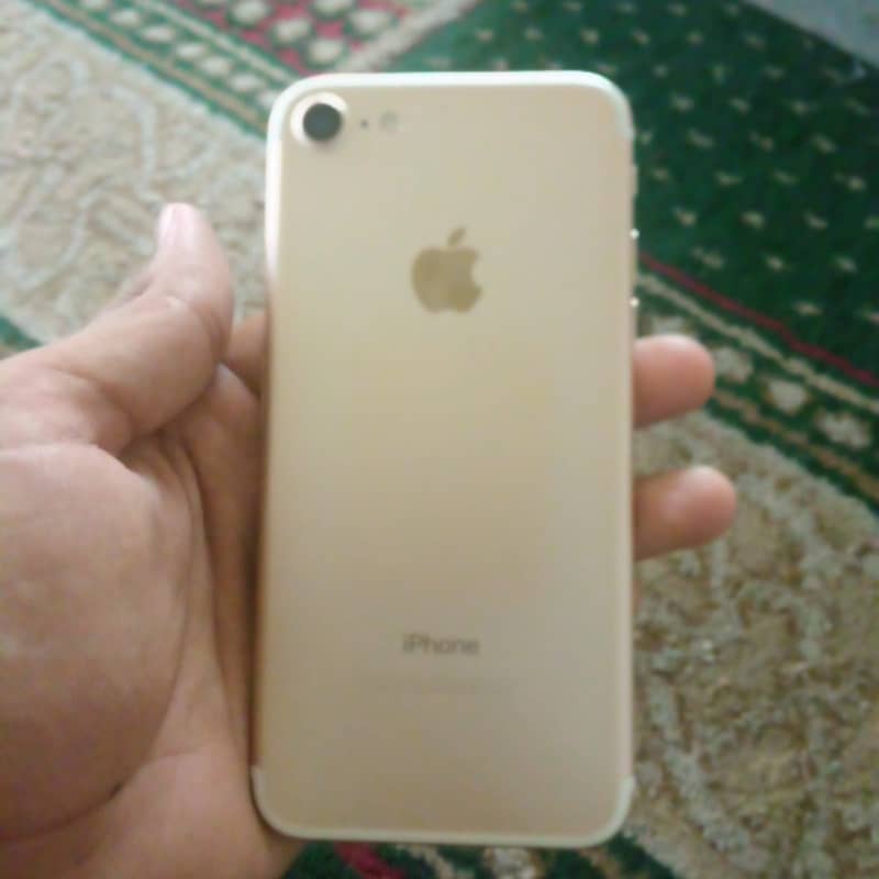 Apple iPhone 7 1