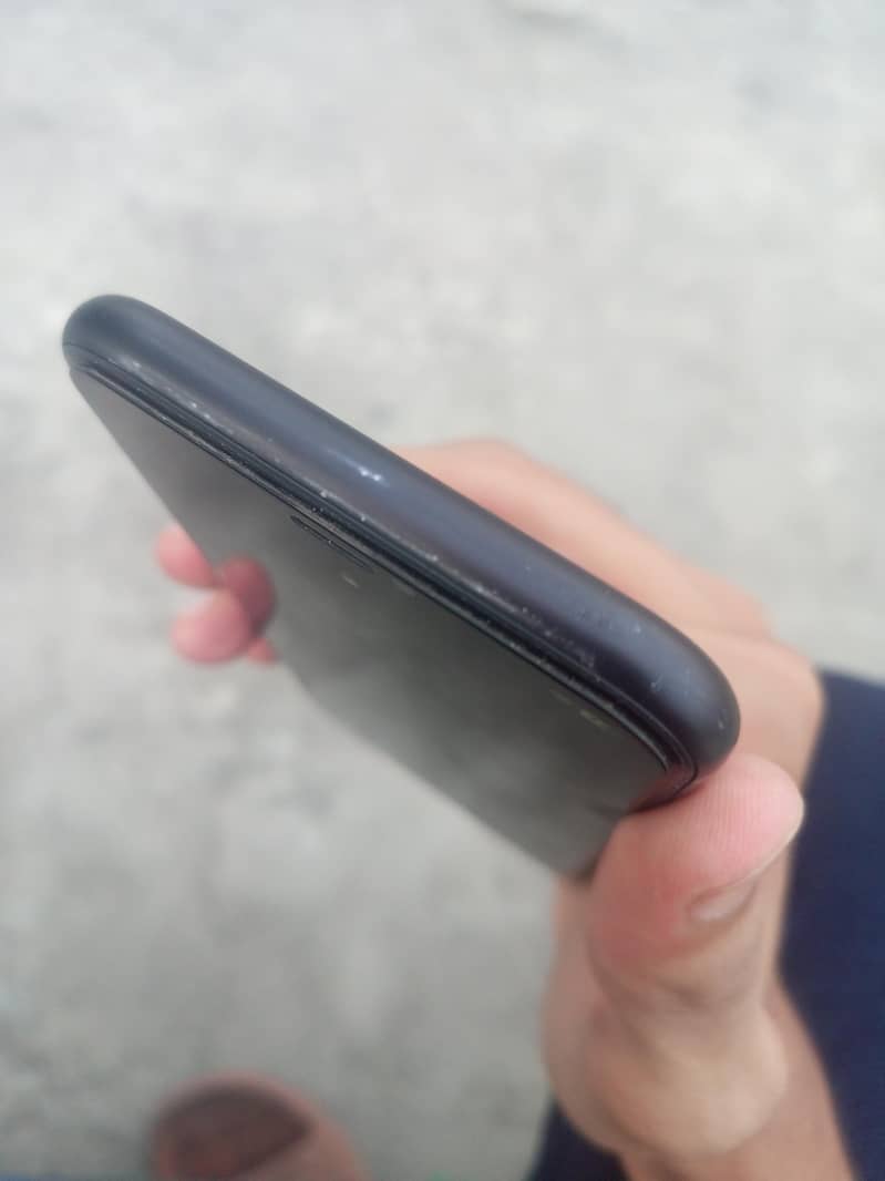 iPhone Xr 4