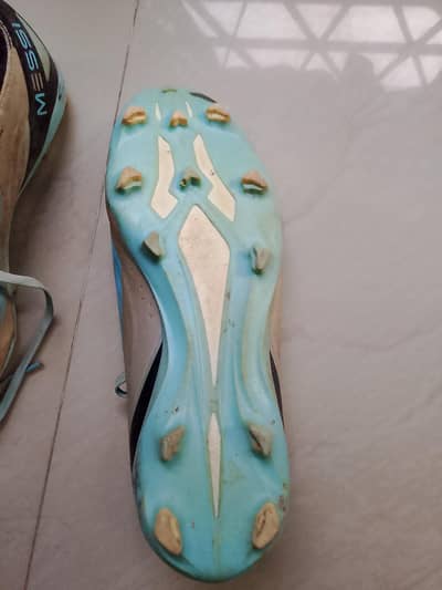 football studs for grass soft ground size 9.5 inches