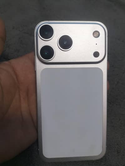 XR converted in IPhone 17 Pro 64 gb