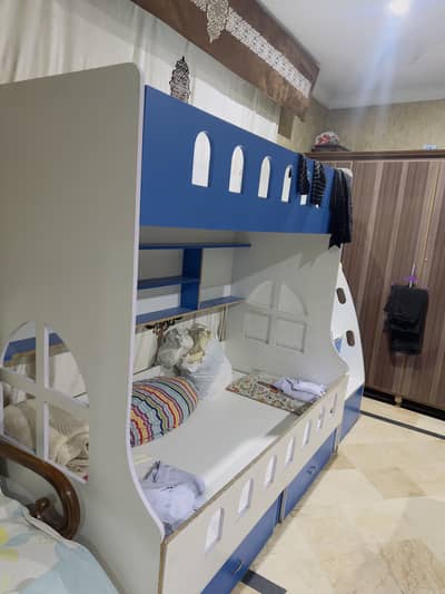 Selling bed