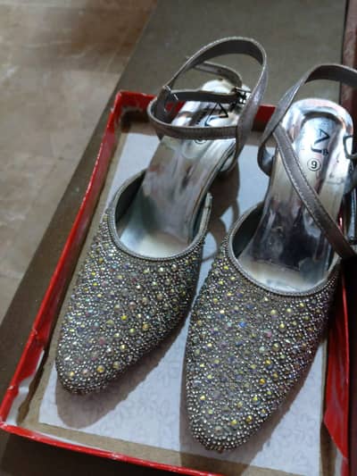 Beautiful Sparkling Silver Heels / Sandals for Women - Size 9