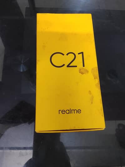 realme C21