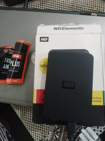 WD My passport 1TB External  Hard Drive.   Complete Box