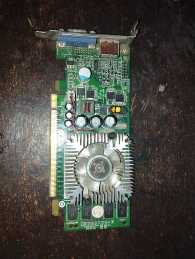 Graphics Card // 512 mb //