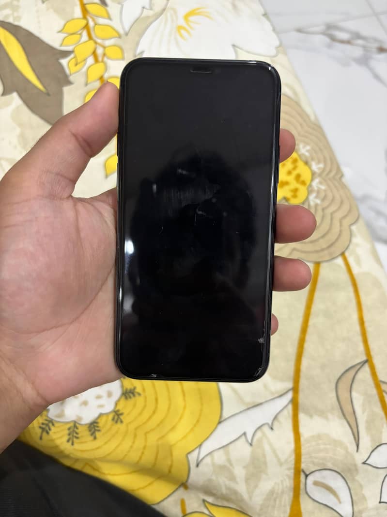 iphone 11 pro 2