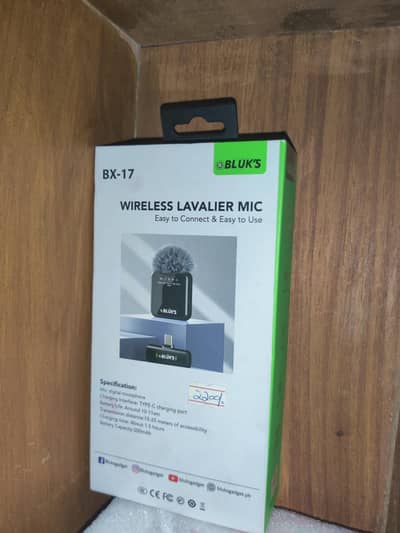 ​Bluk's BX-17 Wireless Lavalier Mic for iPhone & Type-C - Brand New