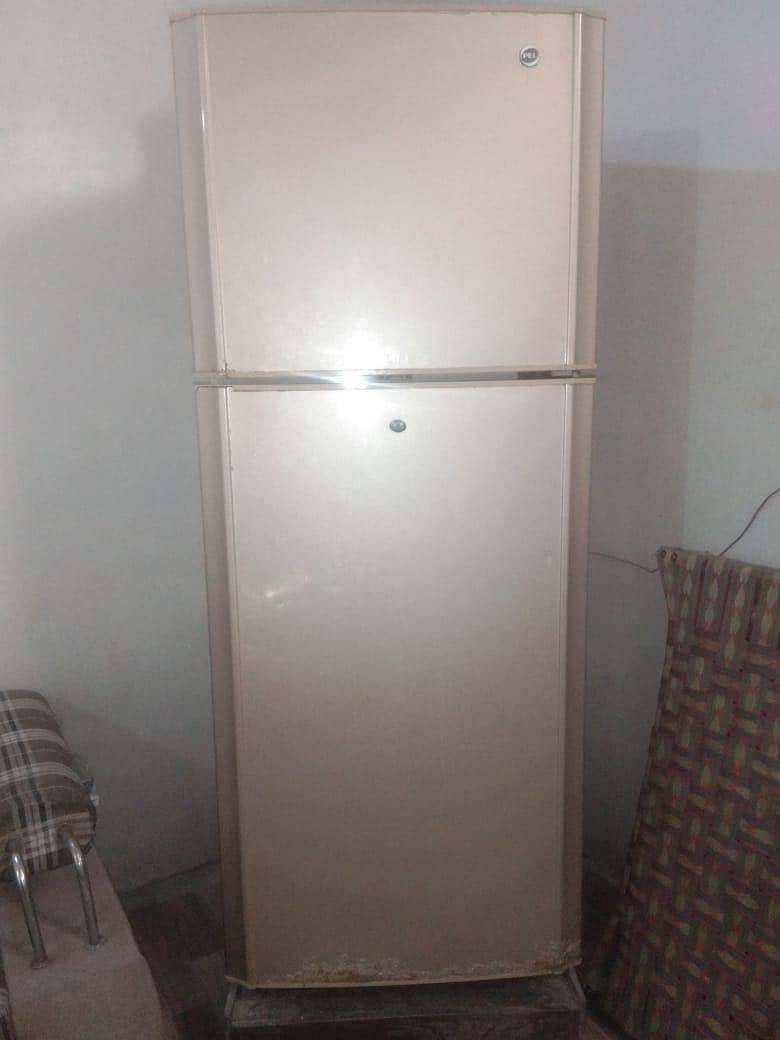 Refrigerator 0