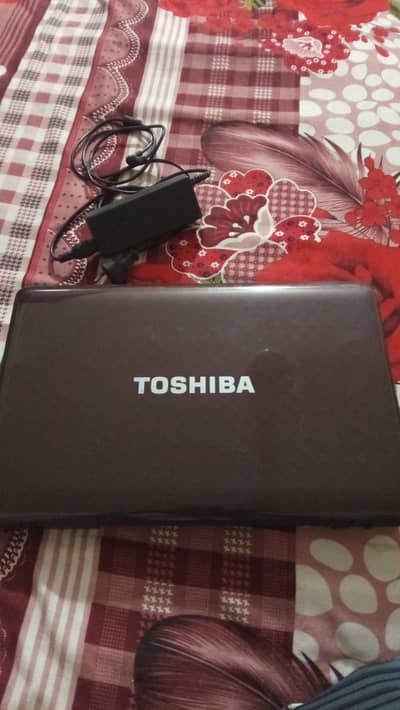 Toshiba Satellite laptop 4gb/300gb