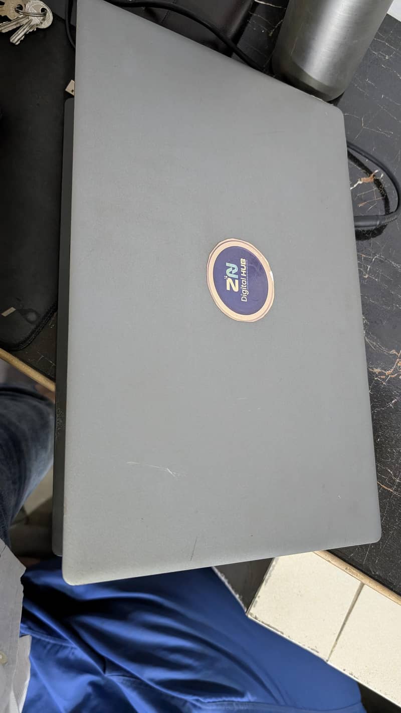 Dell Precision 7750 1
