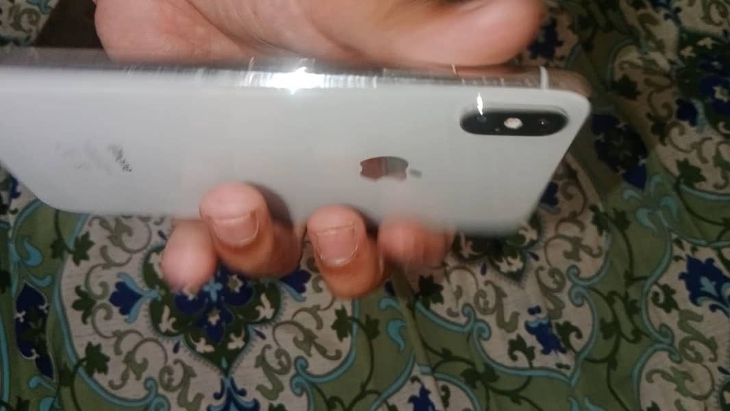 IPhone Xs max 2